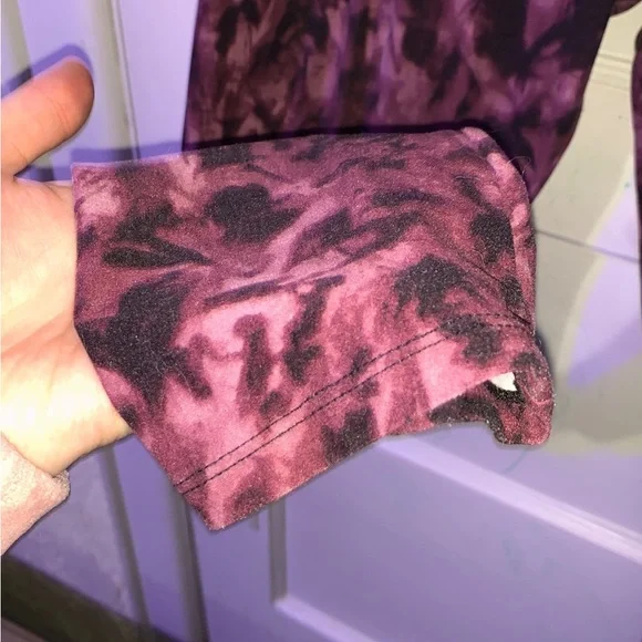 Buttery Soft Acid Wash Red & Purple Leggings - Picture 4 of 6